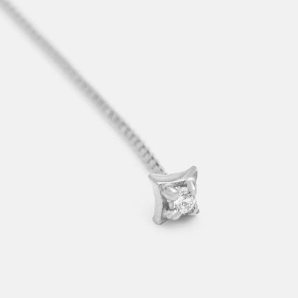 Orecchino-pendente-castone-rombo_oro-bianco-2